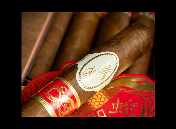 Découvrez le Cigare Davidoff Year of the Snake 2025